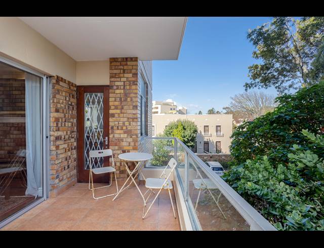 2 BEDROOM APARTMENT FOR SALE IN NEWLANDS